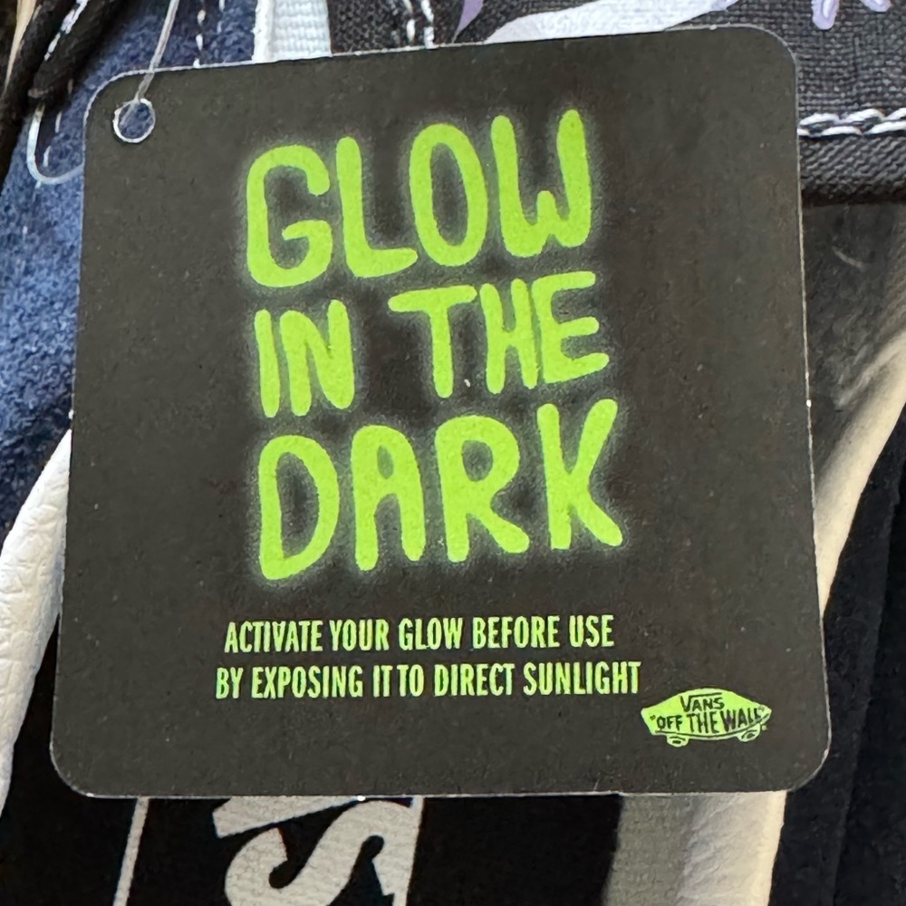 Vans Glow-In-The-Dark Classic Slip-On - Picture 8 of 12